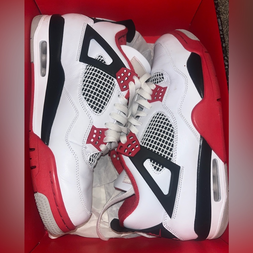 Jordan 4 Retro OG Fire Red White size 9.5